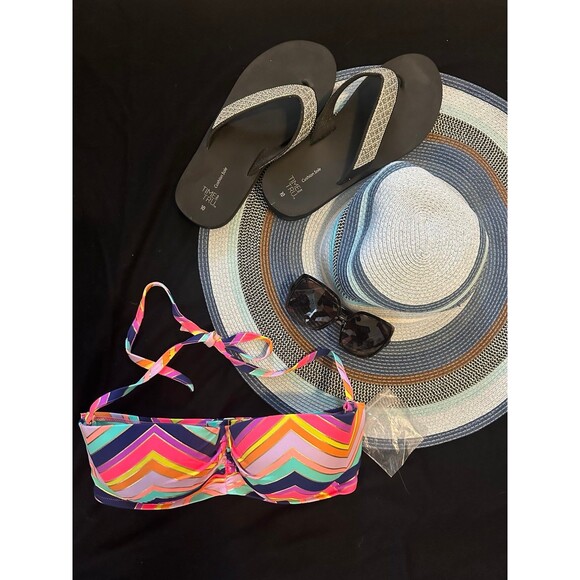 Victoria’s Secret 36 dd bikini top - Picture 1 of 3